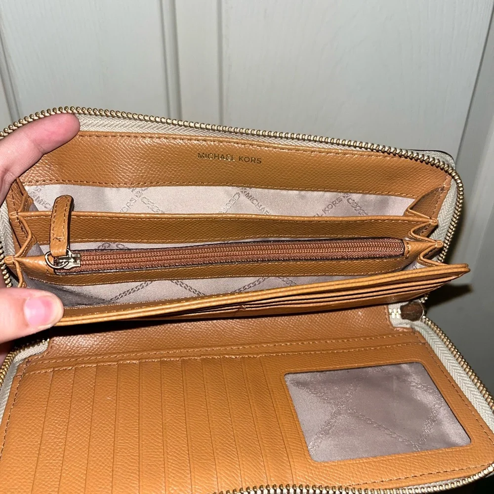 Michael Kors Brown Logo Wristlet Wallet| Zip Around| Saffiano